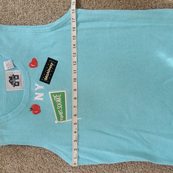 Like new & RARE! Vintage Storybook Knits NY TIMES SQUARE 2pc sweater set - Picture 5 of 15
